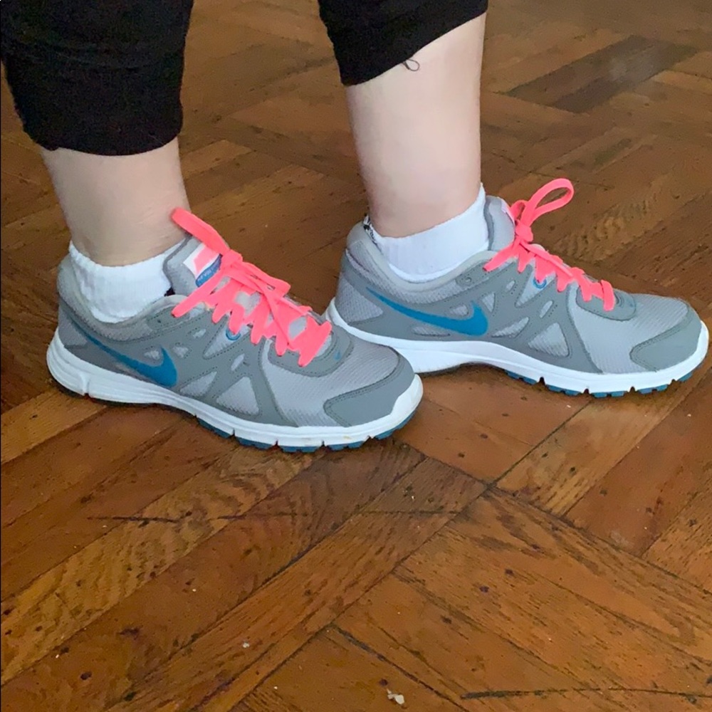 Nike Sneakers‎
